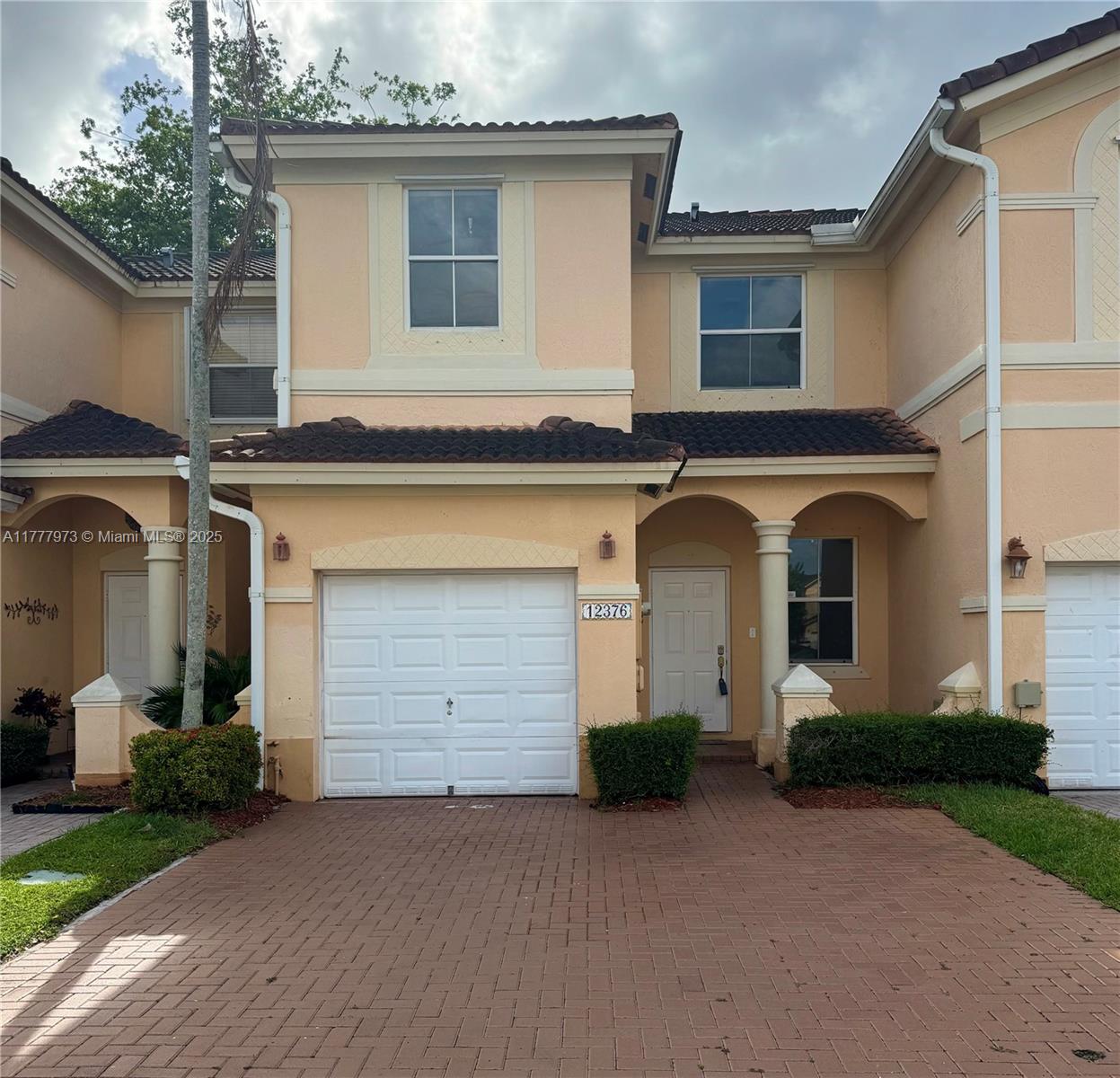 12376 Sw 126th Ave 12376, Miami, Broward County, Florida - 3 Bedrooms  
3 Bathrooms - 