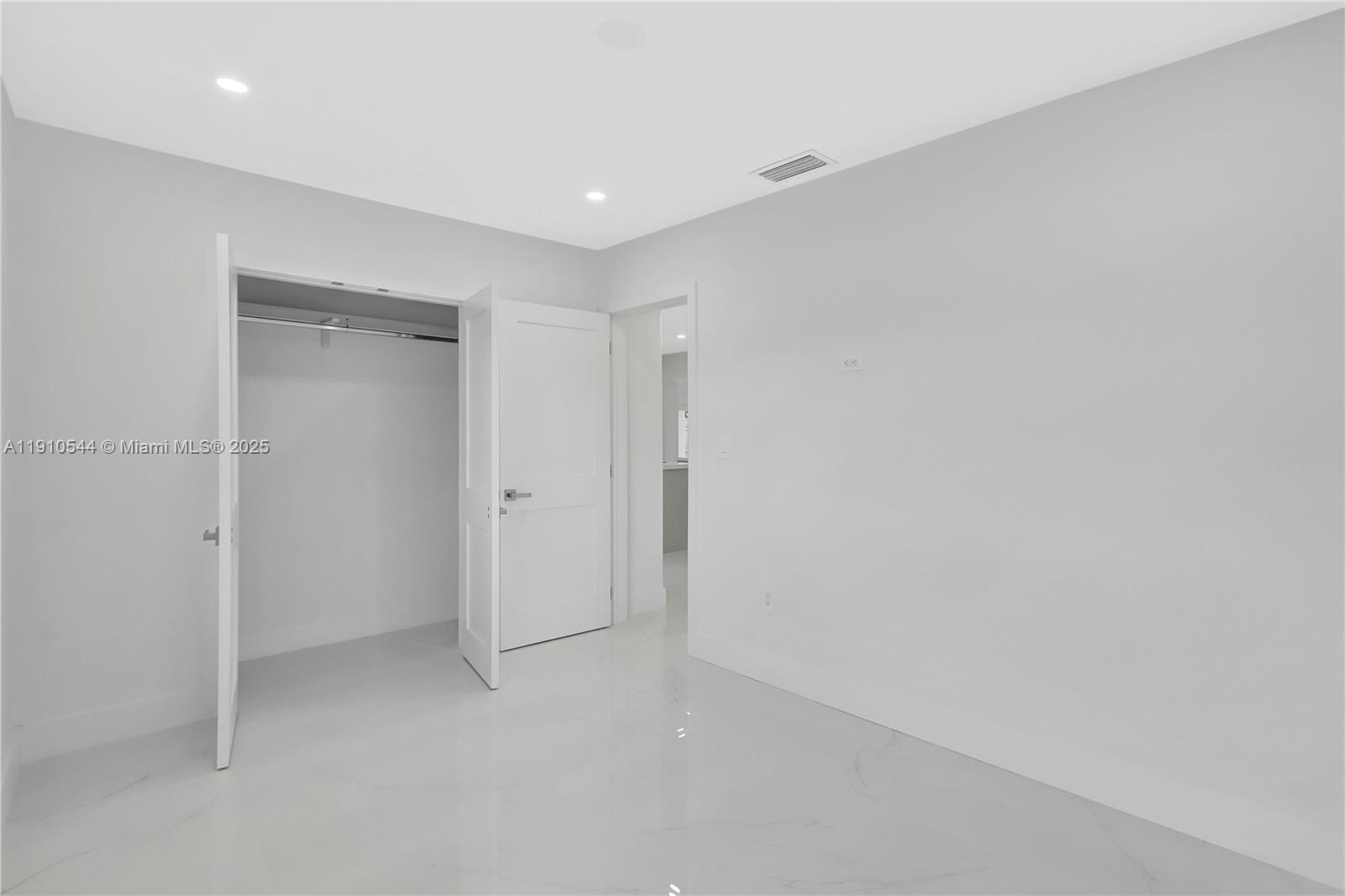 S CORAL HOMES SEC 3 - Residential