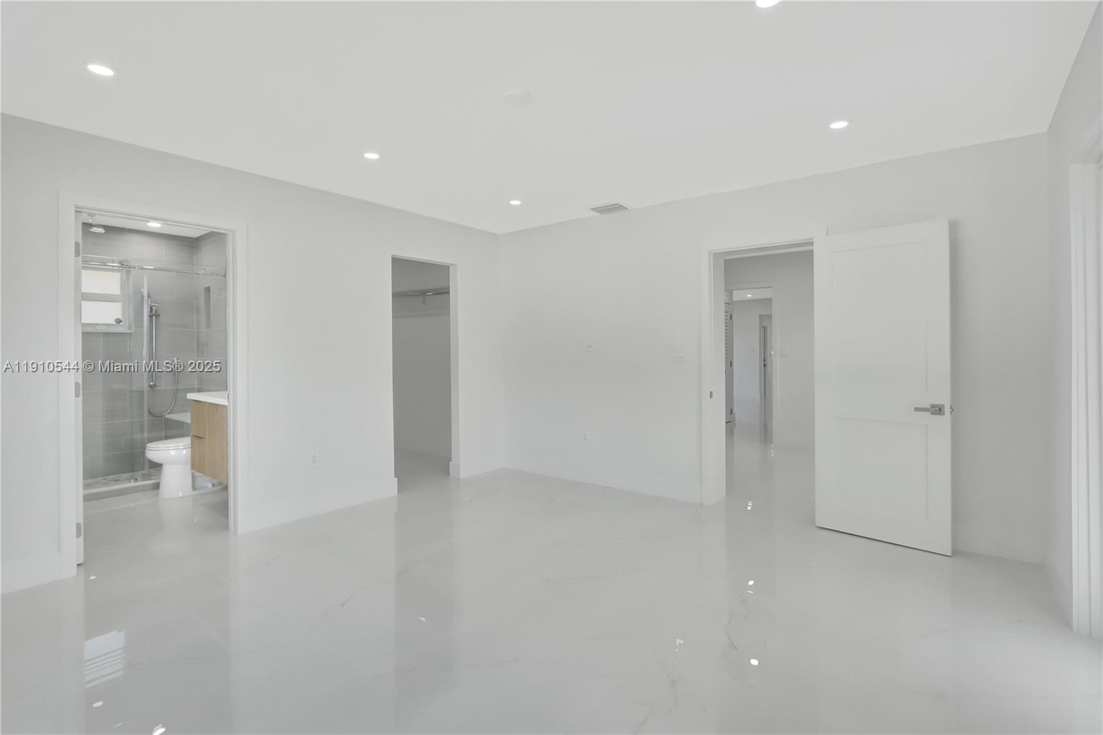 S CORAL HOMES SEC 3 - Residential