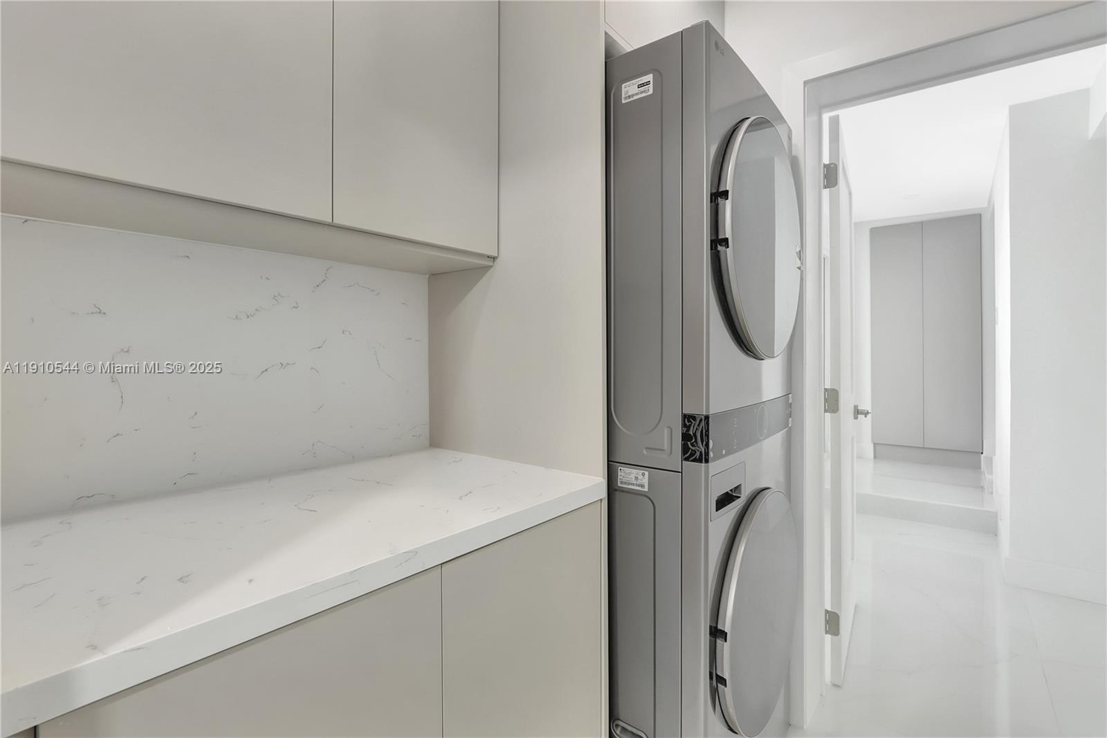 S CORAL HOMES SEC 3 - Residential