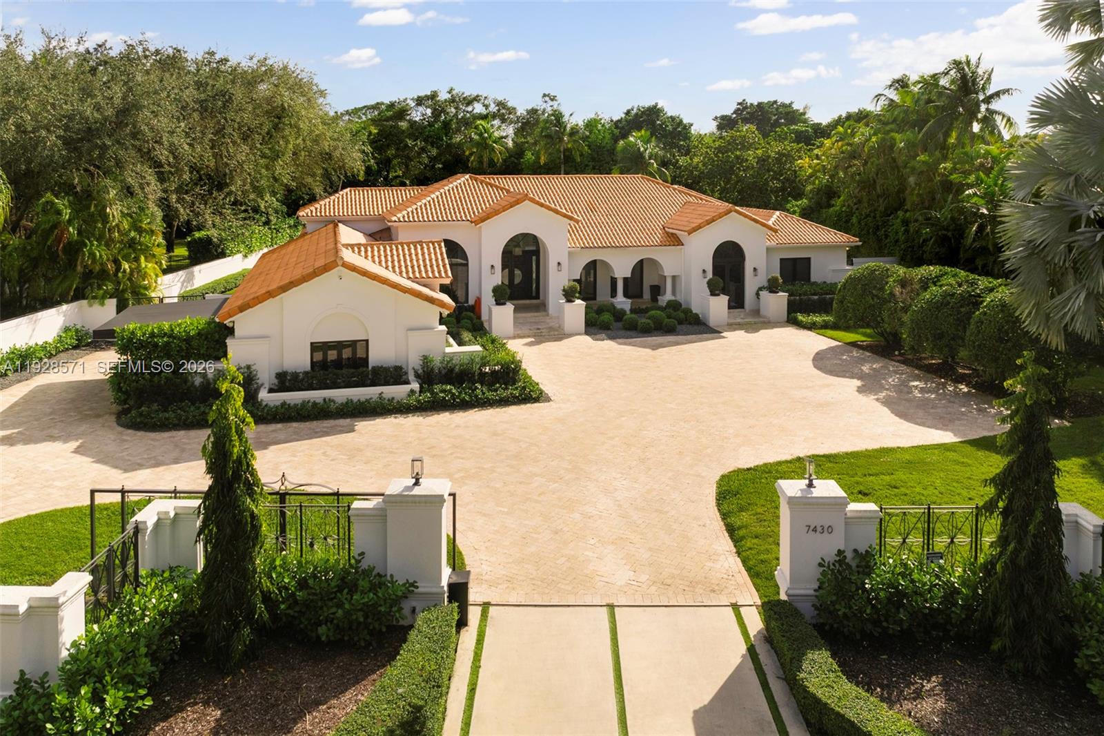 MELNOR ESTATES - Residential