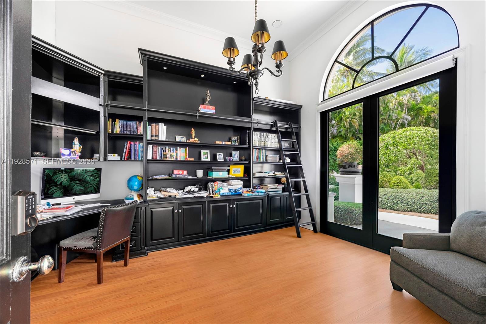 MELNOR ESTATES - Residential