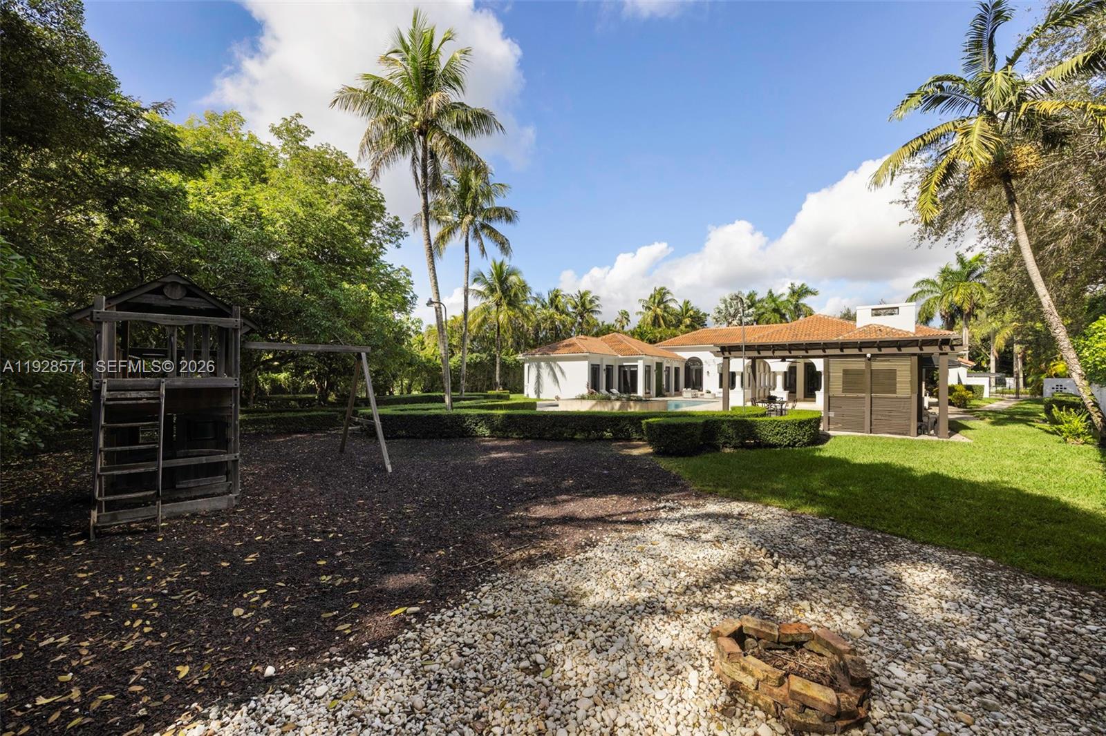 MELNOR ESTATES - Residential