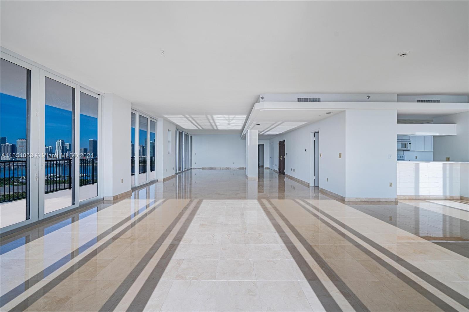 ONE THOUSAND VENETIAN WAY - Residential