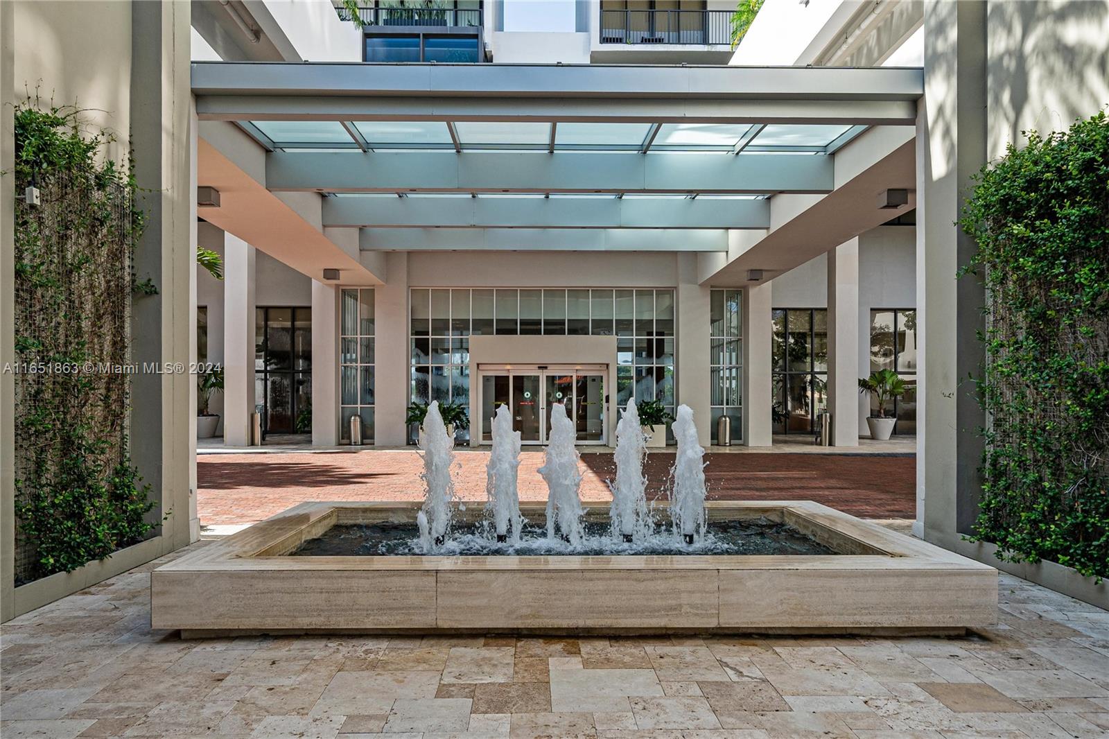 ONE THOUSAND VENETIAN WAY - Residential