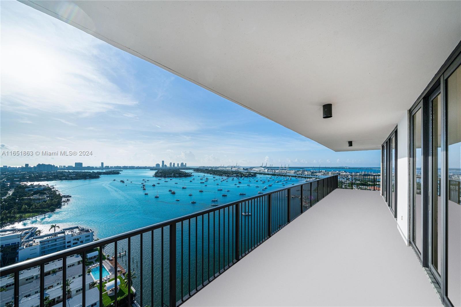 ONE THOUSAND VENETIAN WAY - Residential