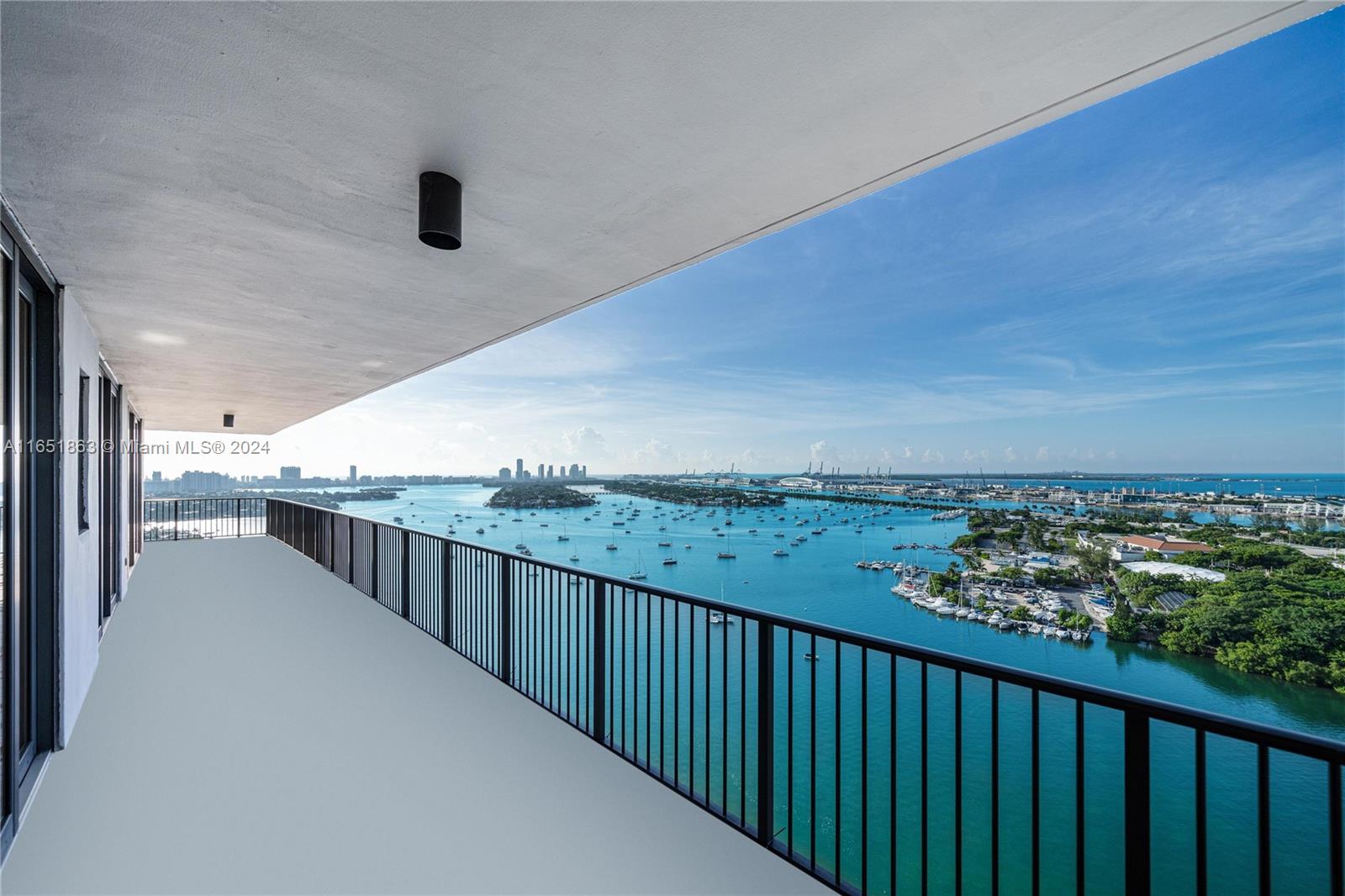 ONE THOUSAND VENETIAN WAY - Residential