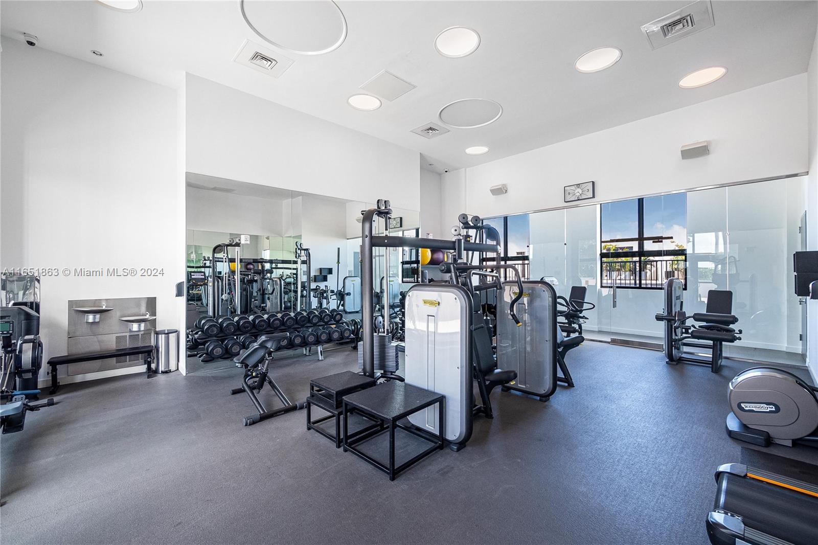 ONE THOUSAND VENETIAN WAY - Residential