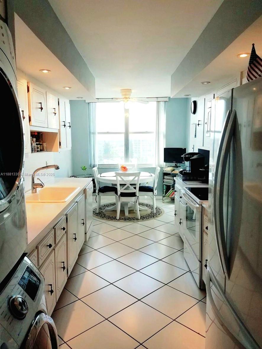 AQUARIUS CONDO - Residential