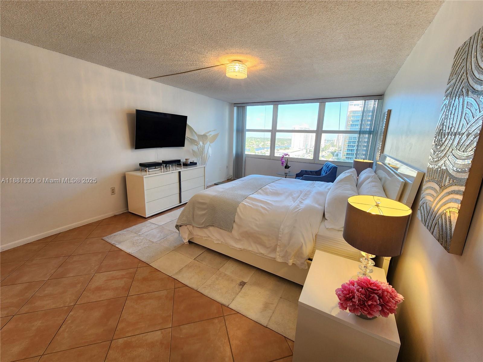 AQUARIUS CONDO - Residential