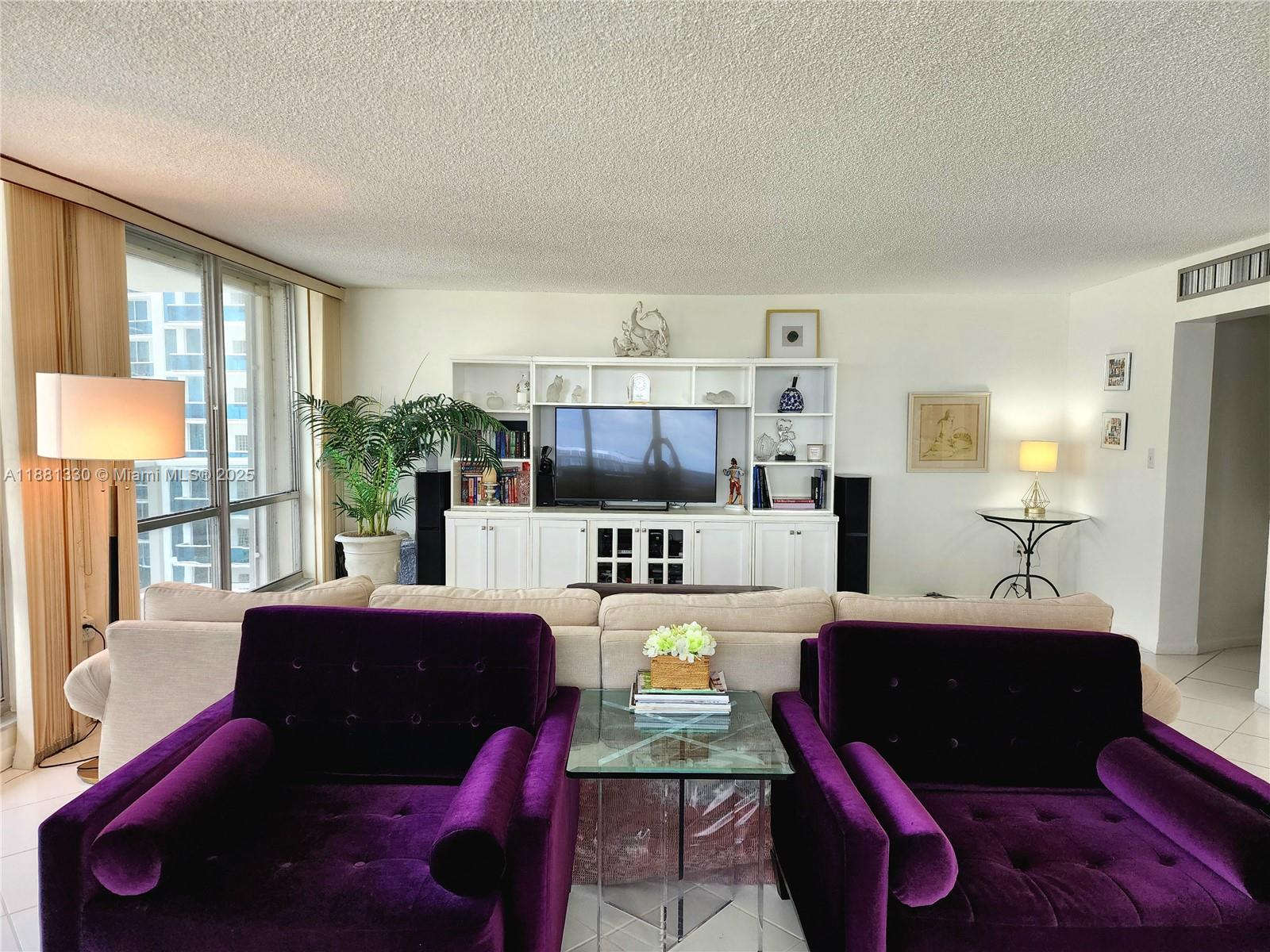 AQUARIUS CONDO - Residential