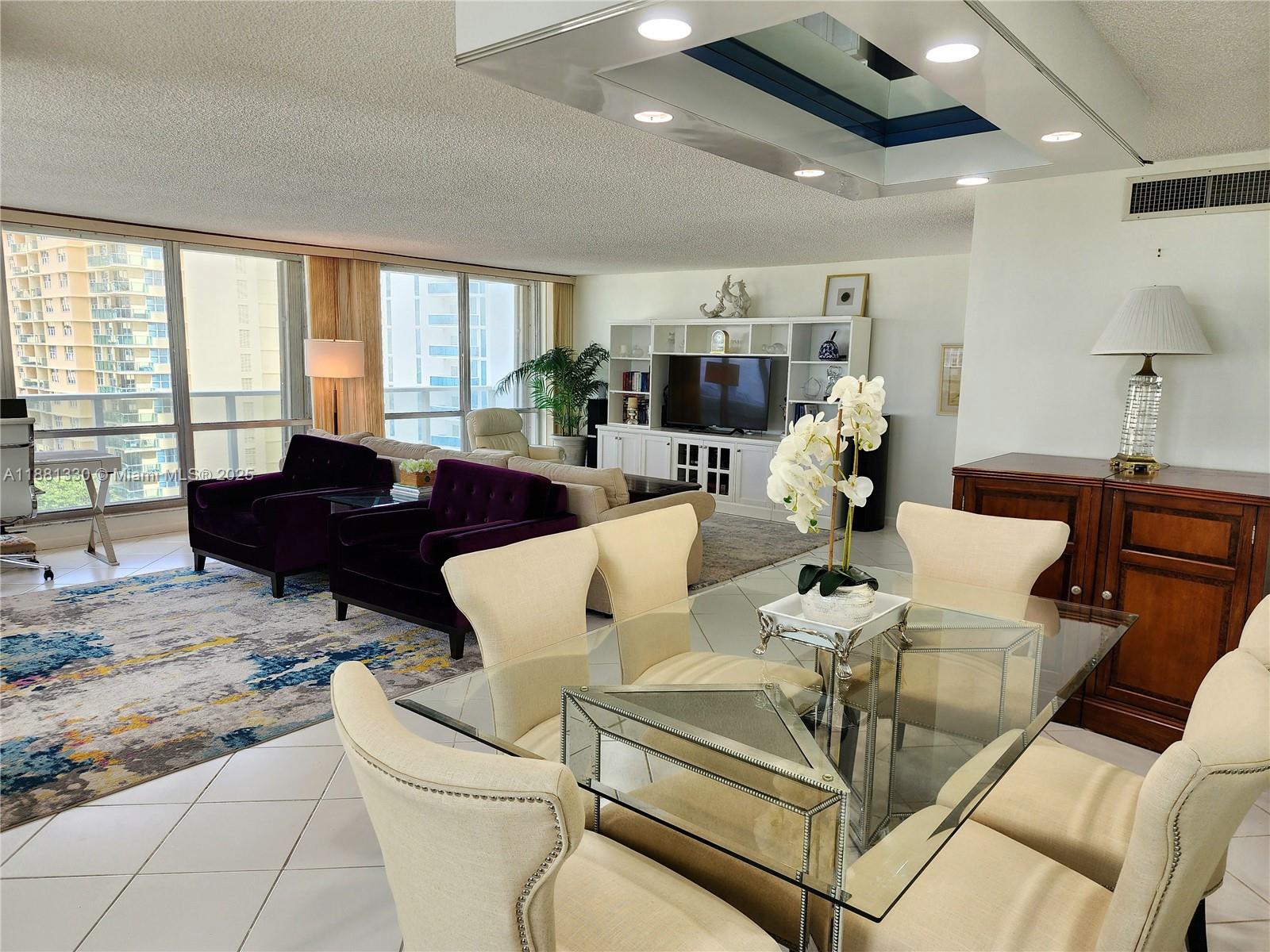 AQUARIUS CONDO - Residential