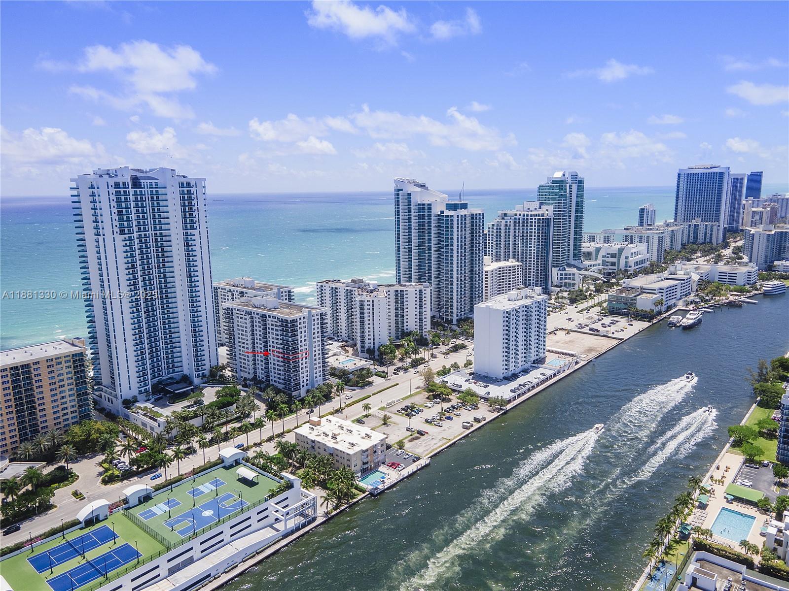 AQUARIUS CONDO - Residential