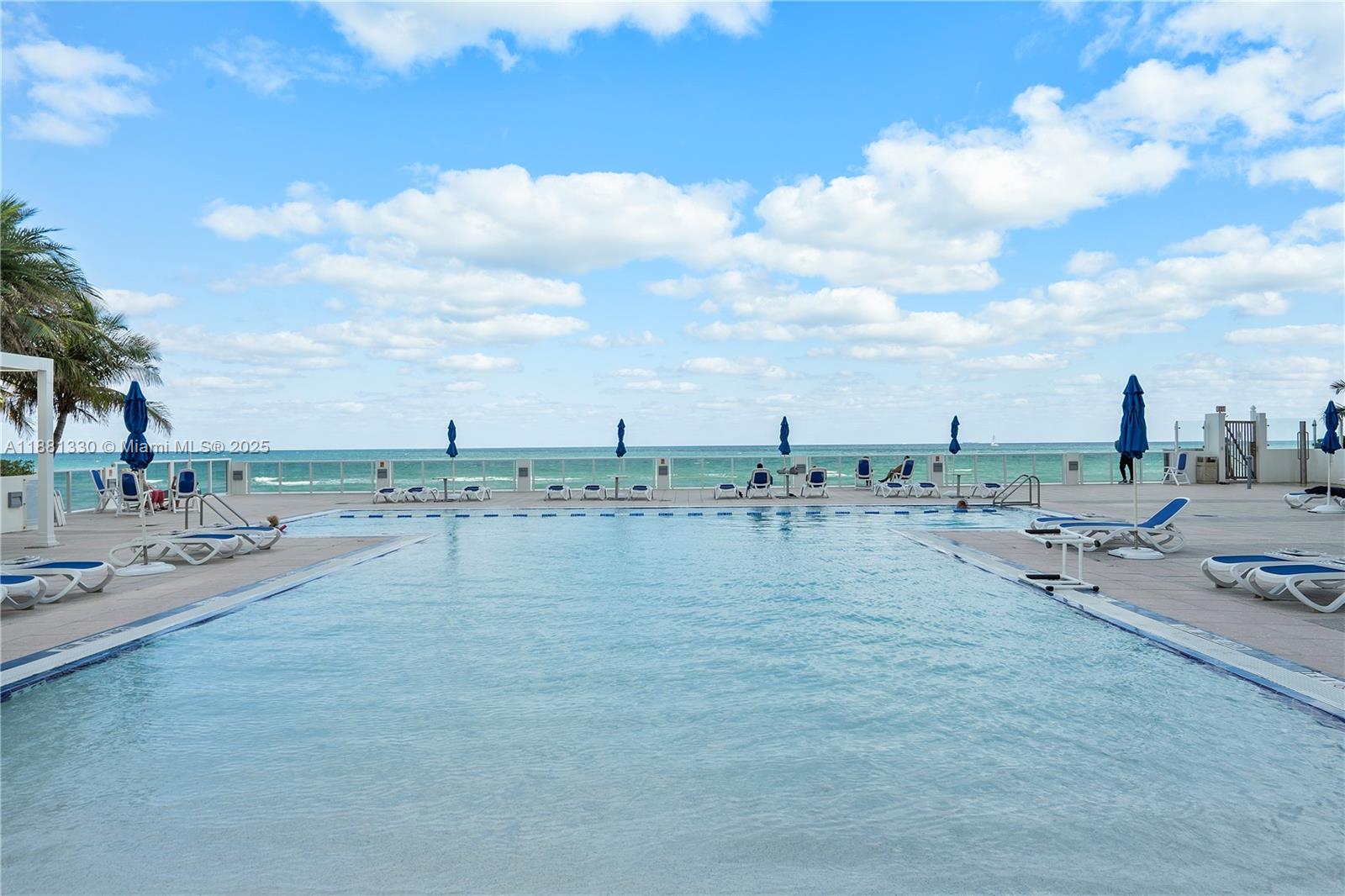 AQUARIUS CONDO - Residential