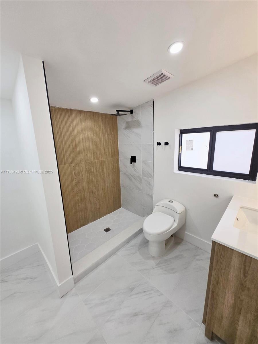 WHITE ACRES - Residential