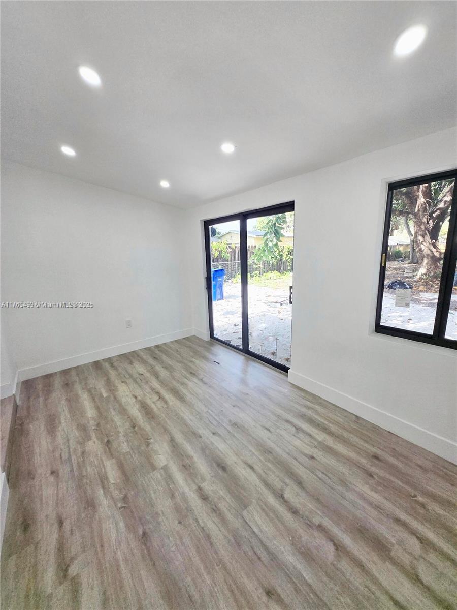 WHITE ACRES - Residential