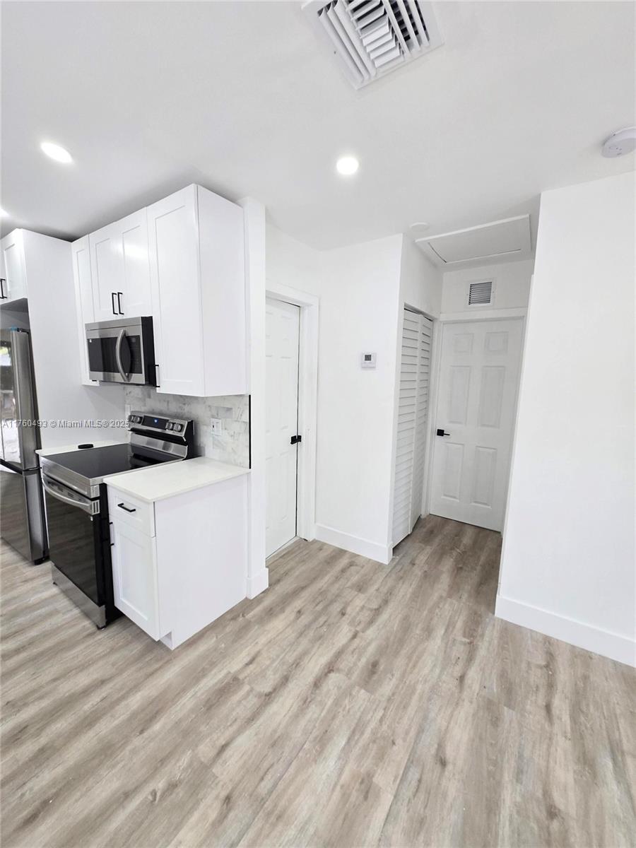 WHITE ACRES - Residential