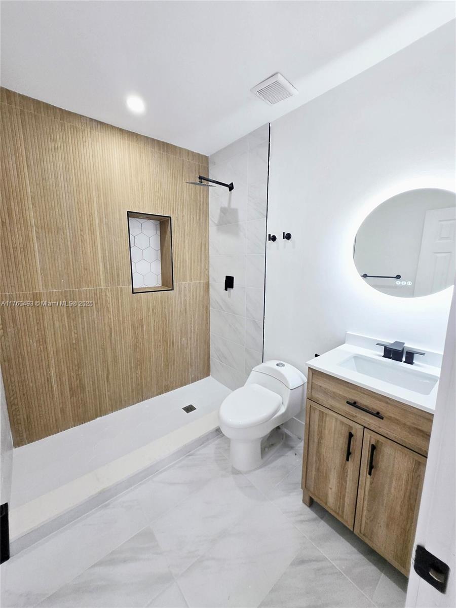 WHITE ACRES - Residential