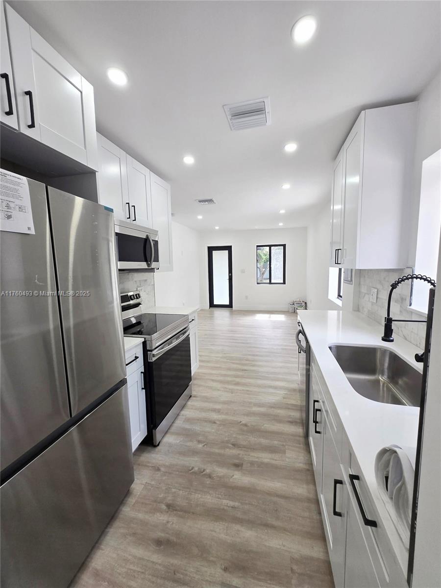 WHITE ACRES - Residential