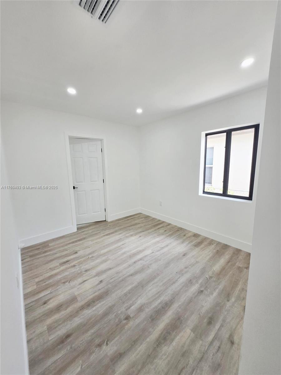 WHITE ACRES - Residential