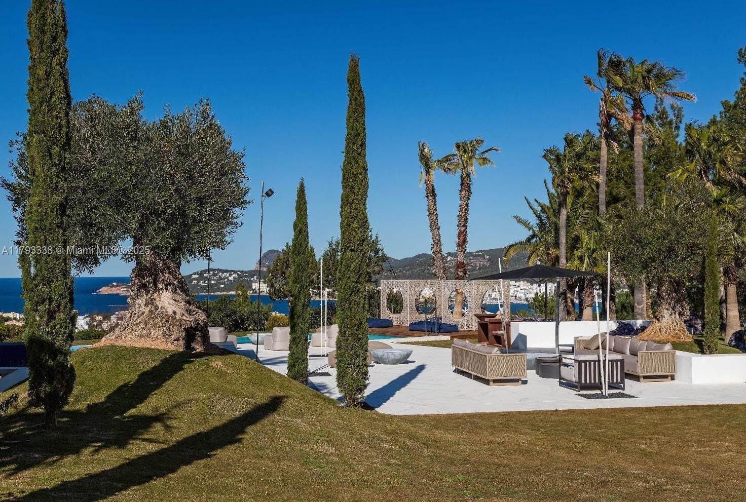 Villa Monterrey - Residential