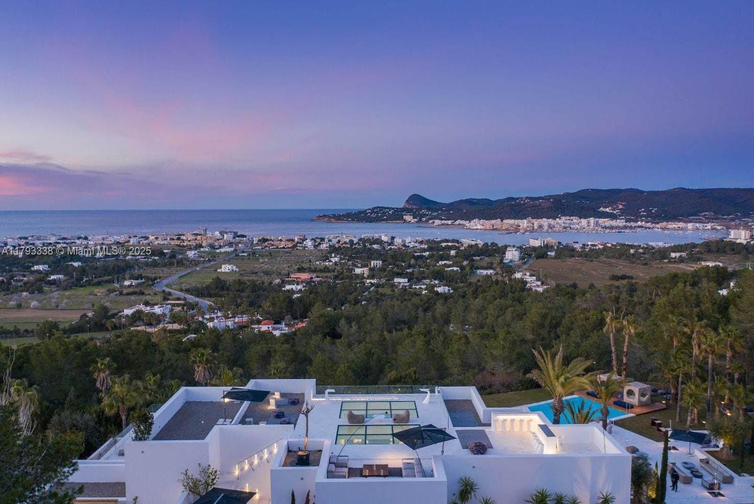 Villa Monterrey - Residential