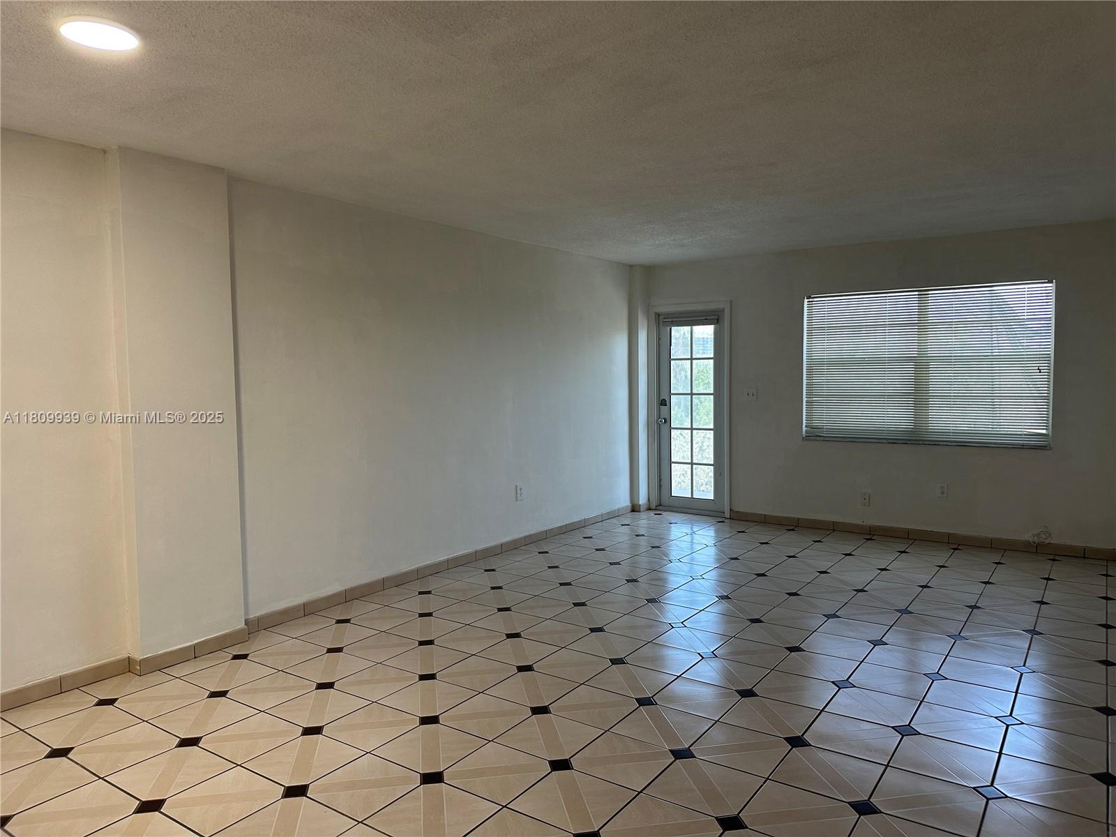 1130 11th St 4J