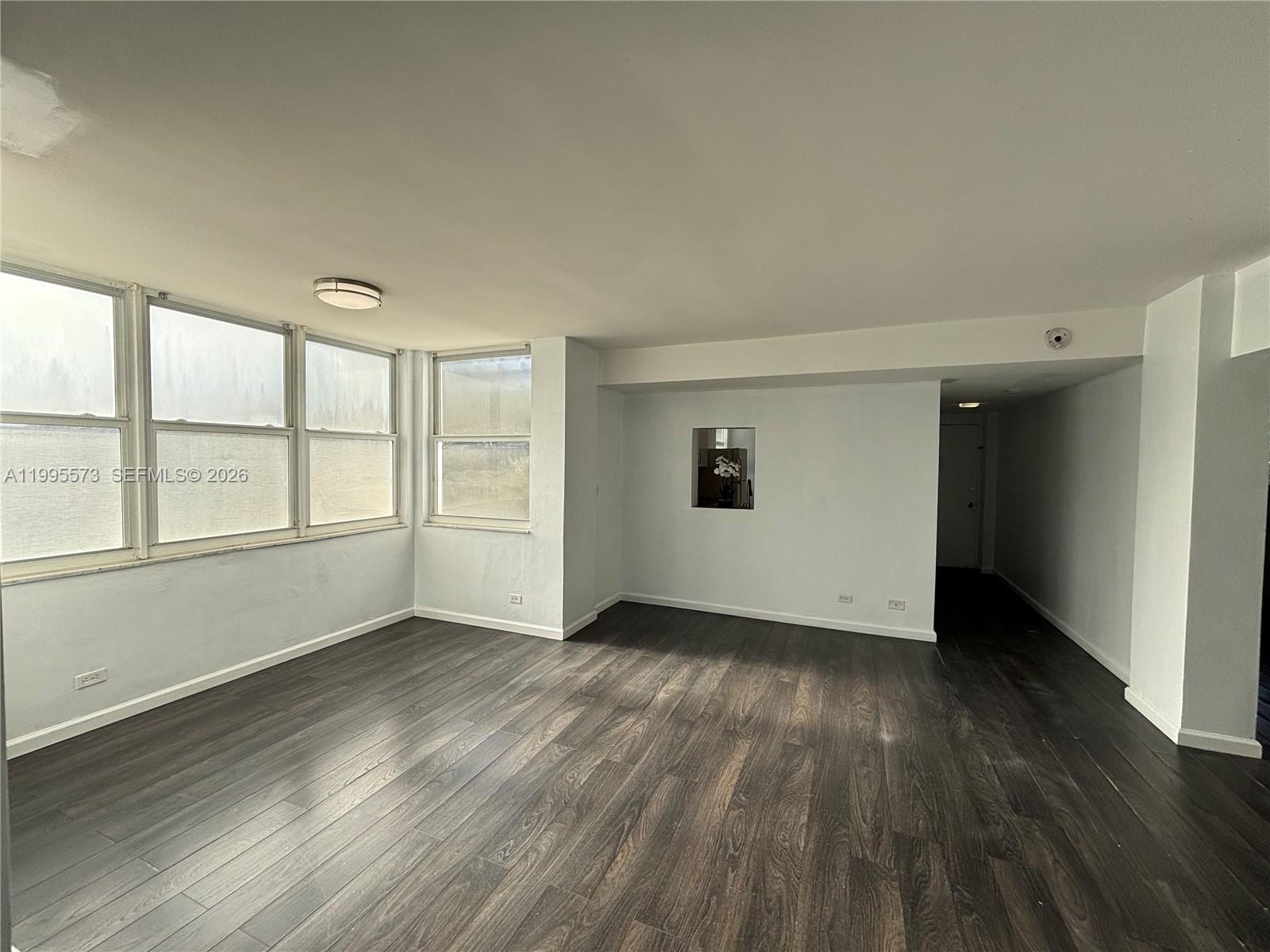 EASTERN SHORES WHITE HOUS - Residential