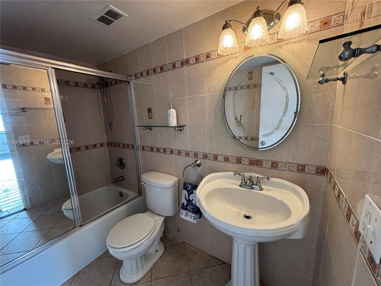 EASTERN SHORES WHITE HOUS - Residential