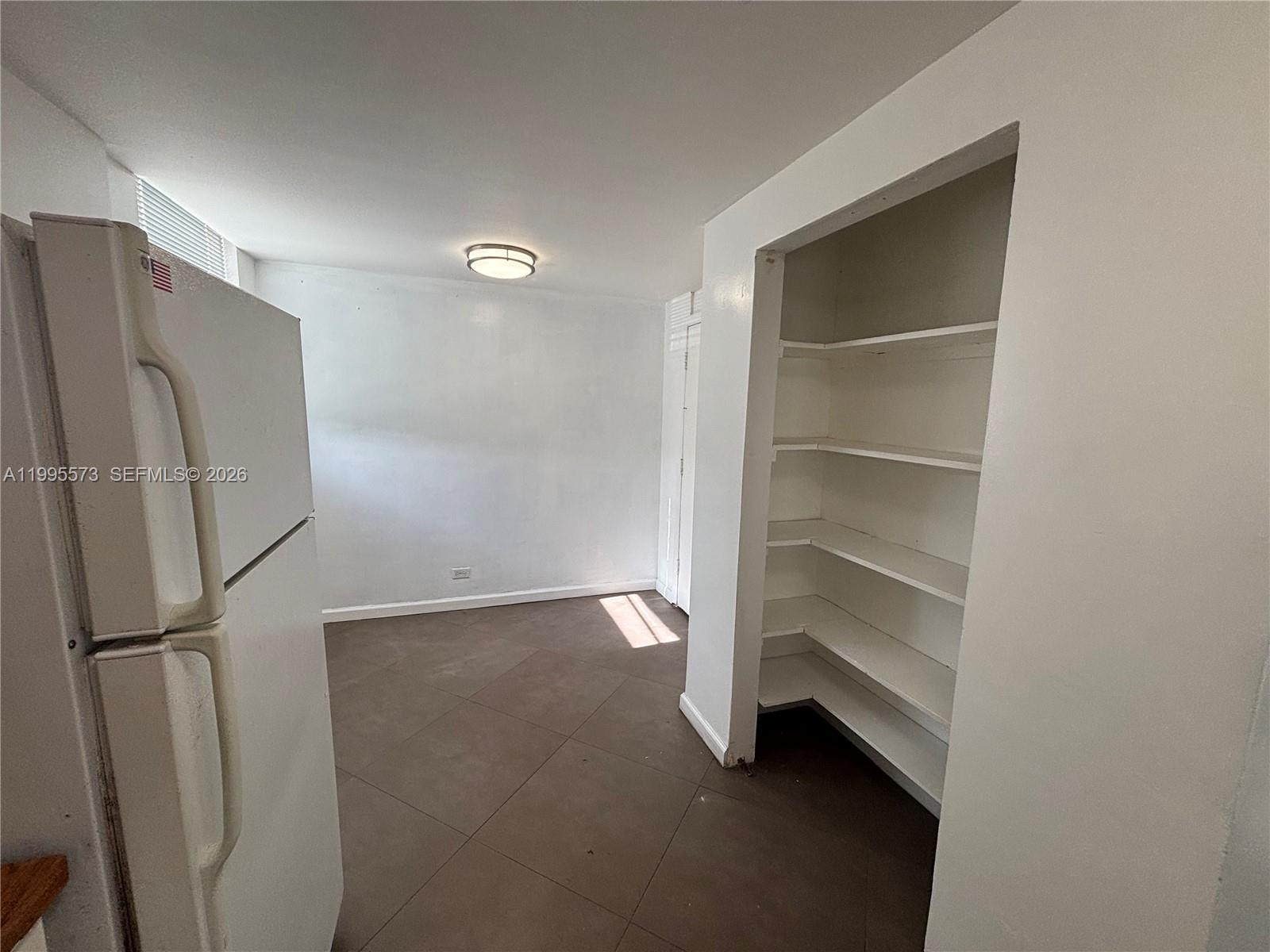 EASTERN SHORES WHITE HOUS - Residential