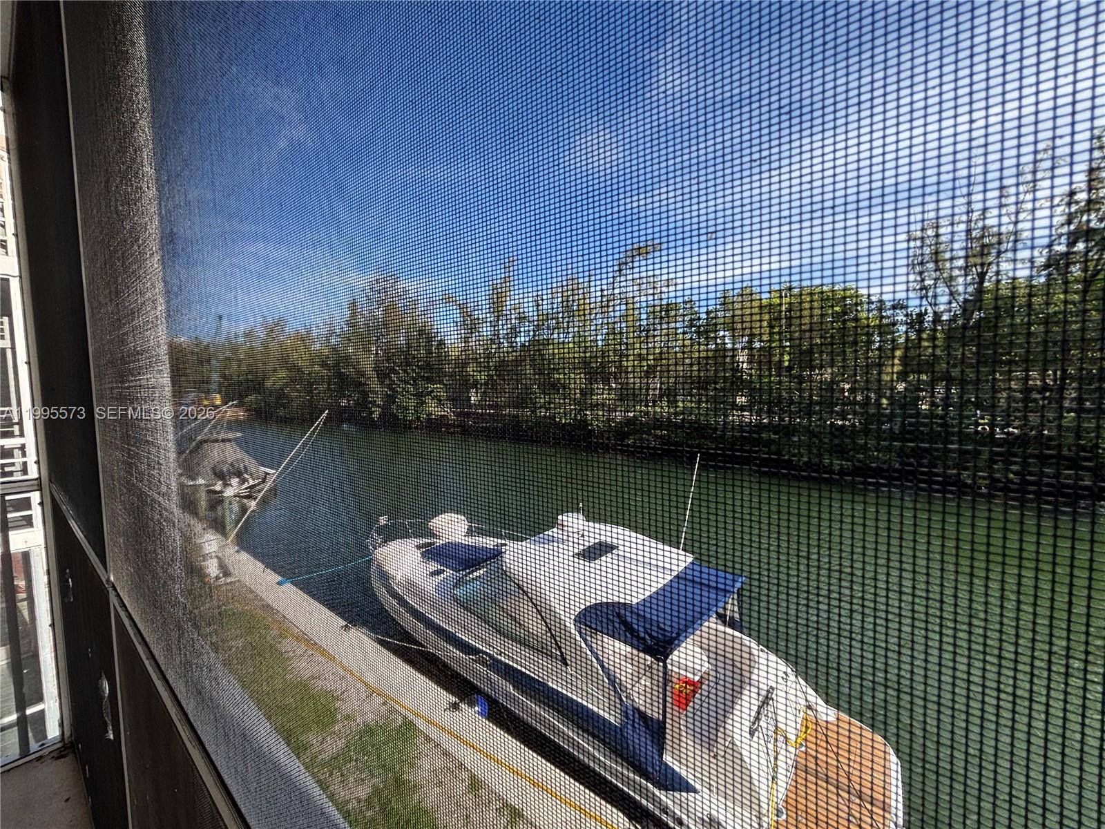 EASTERN SHORES WHITE HOUS - Residential