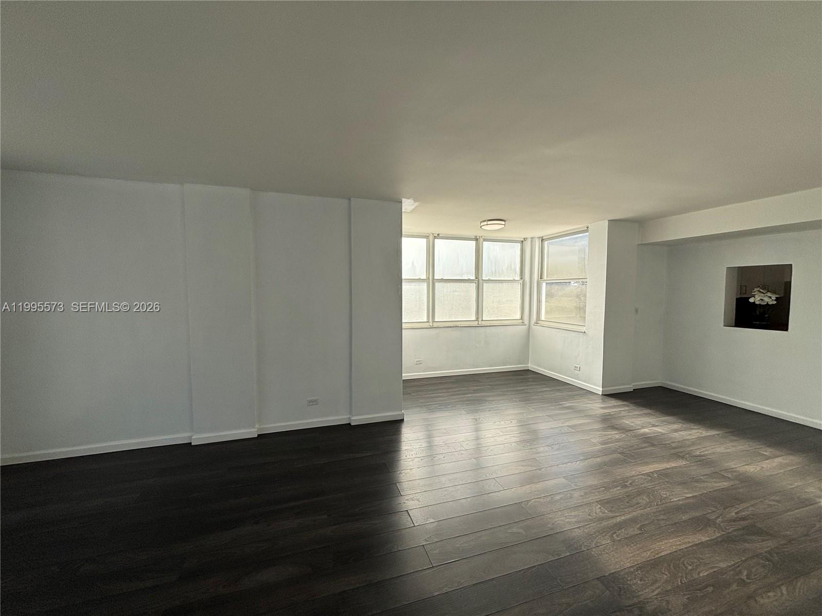 EASTERN SHORES WHITE HOUS - Residential