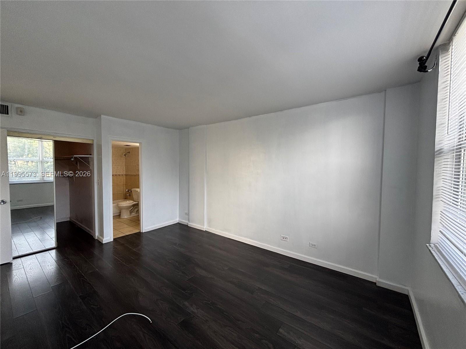 EASTERN SHORES WHITE HOUS - Residential