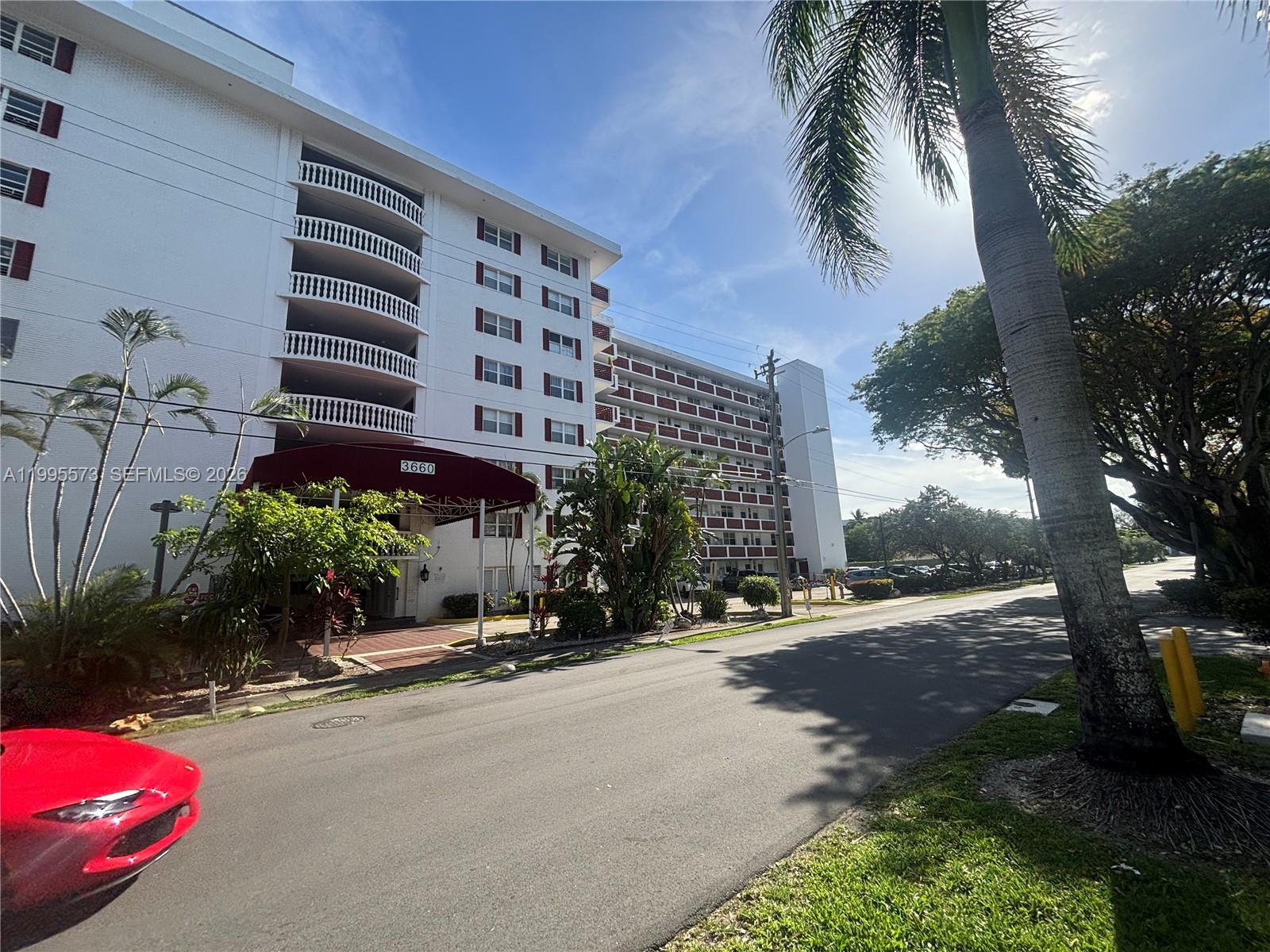 EASTERN SHORES WHITE HOUS - Residential