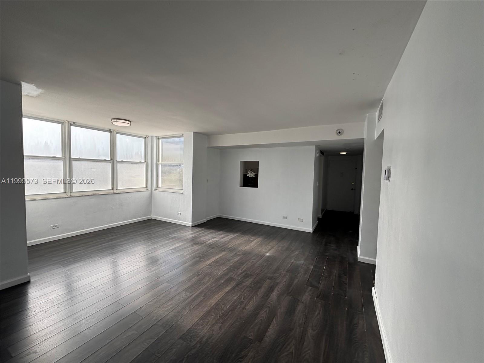 EASTERN SHORES WHITE HOUS - Residential