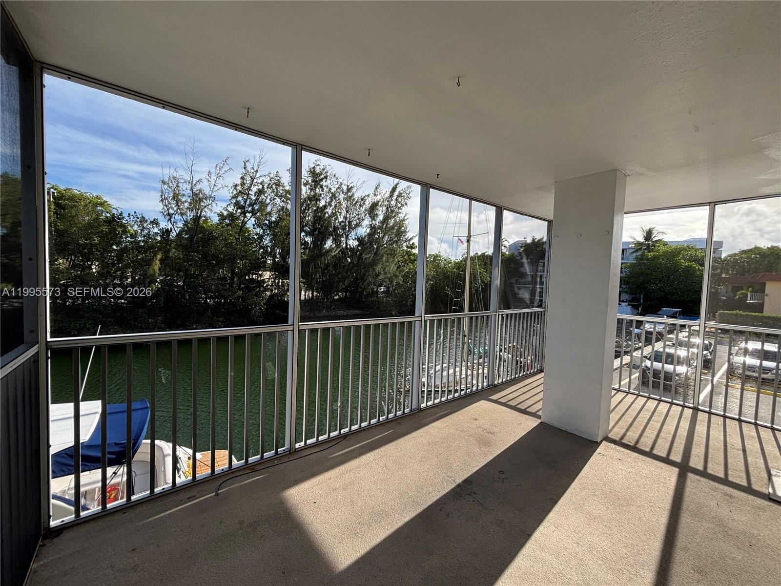 EASTERN SHORES WHITE HOUS - Residential