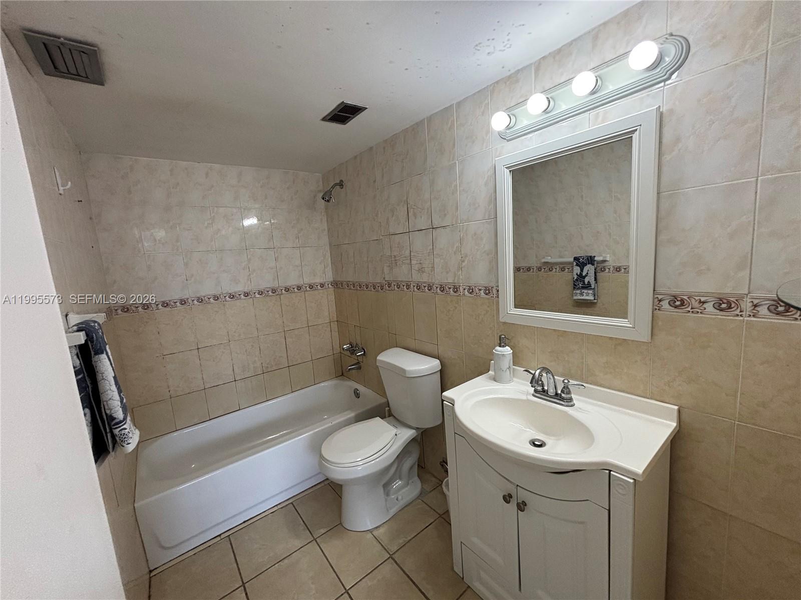 EASTERN SHORES WHITE HOUS - Residential