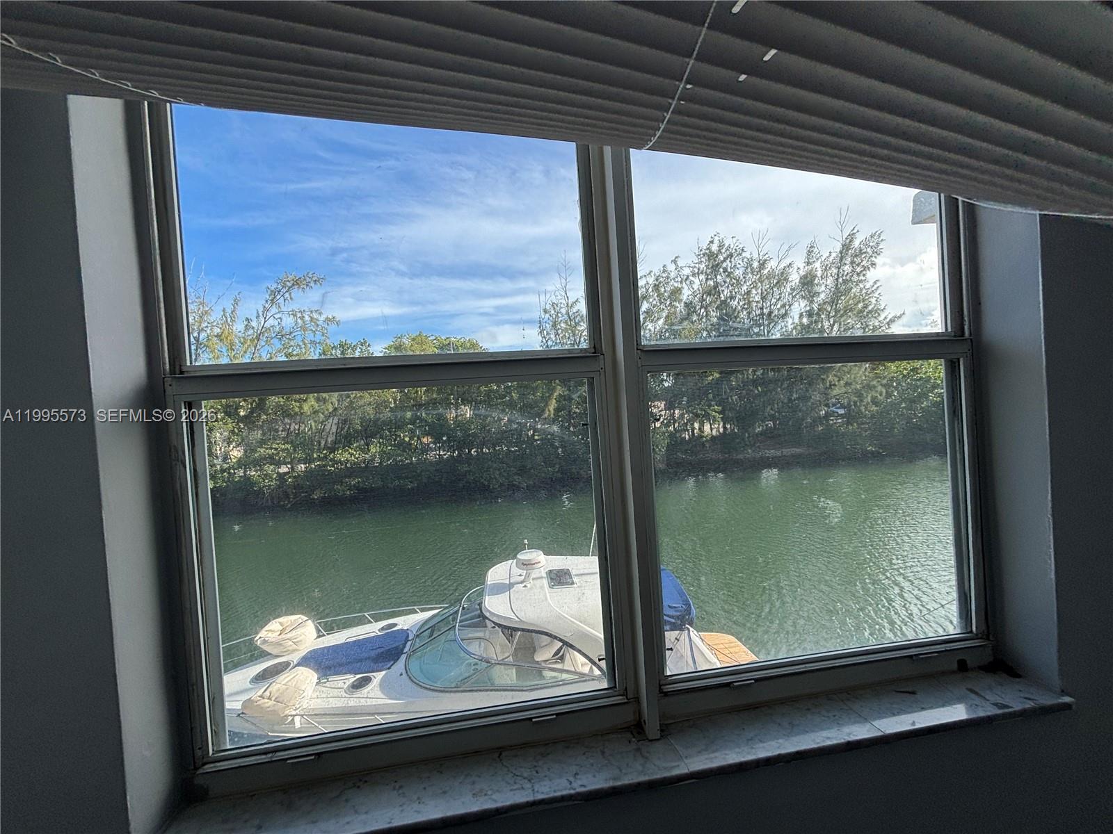 EASTERN SHORES WHITE HOUS - Residential