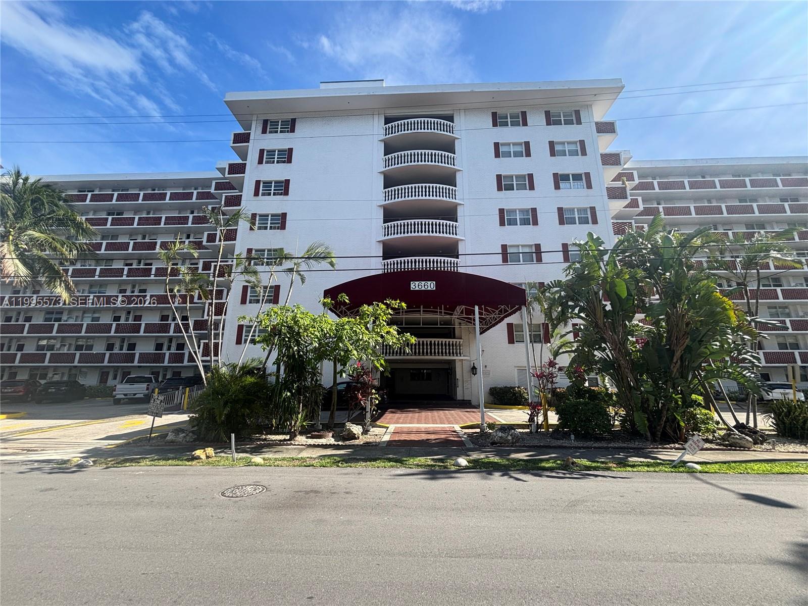 EASTERN SHORES WHITE HOUS - Residential