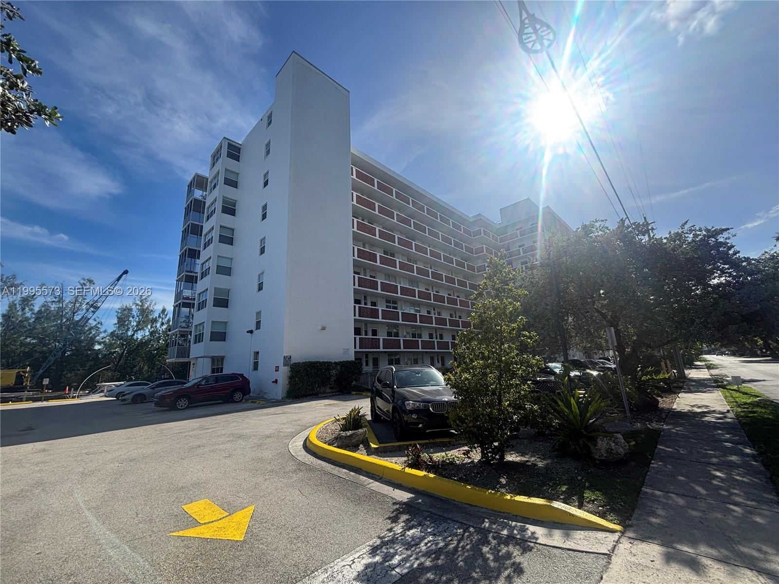 EASTERN SHORES WHITE HOUS - Residential