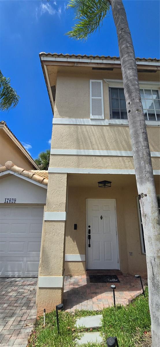 PEMBROKE ISLES 1 - Residential Lease