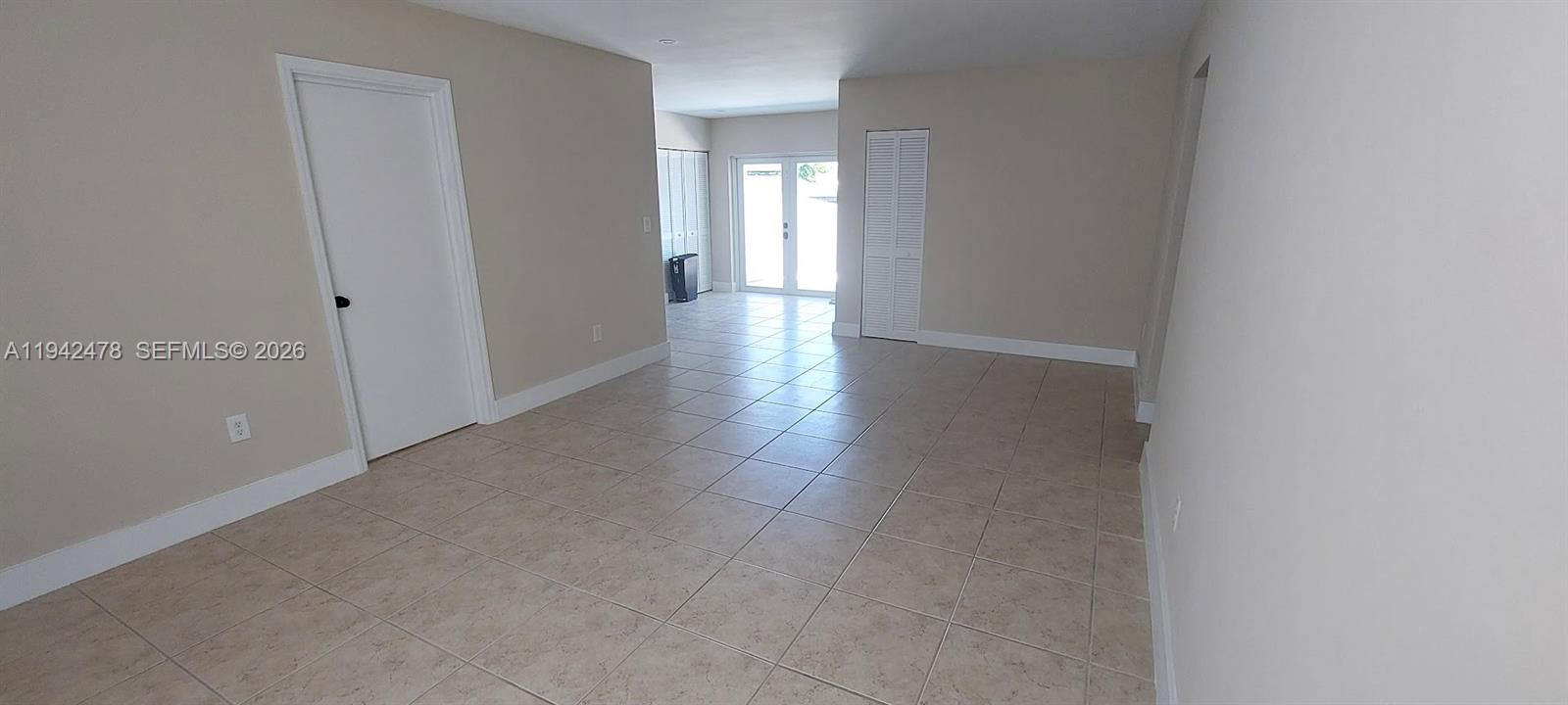 ROYALE GREEN TOWNHOUSE SE - Residential Lease