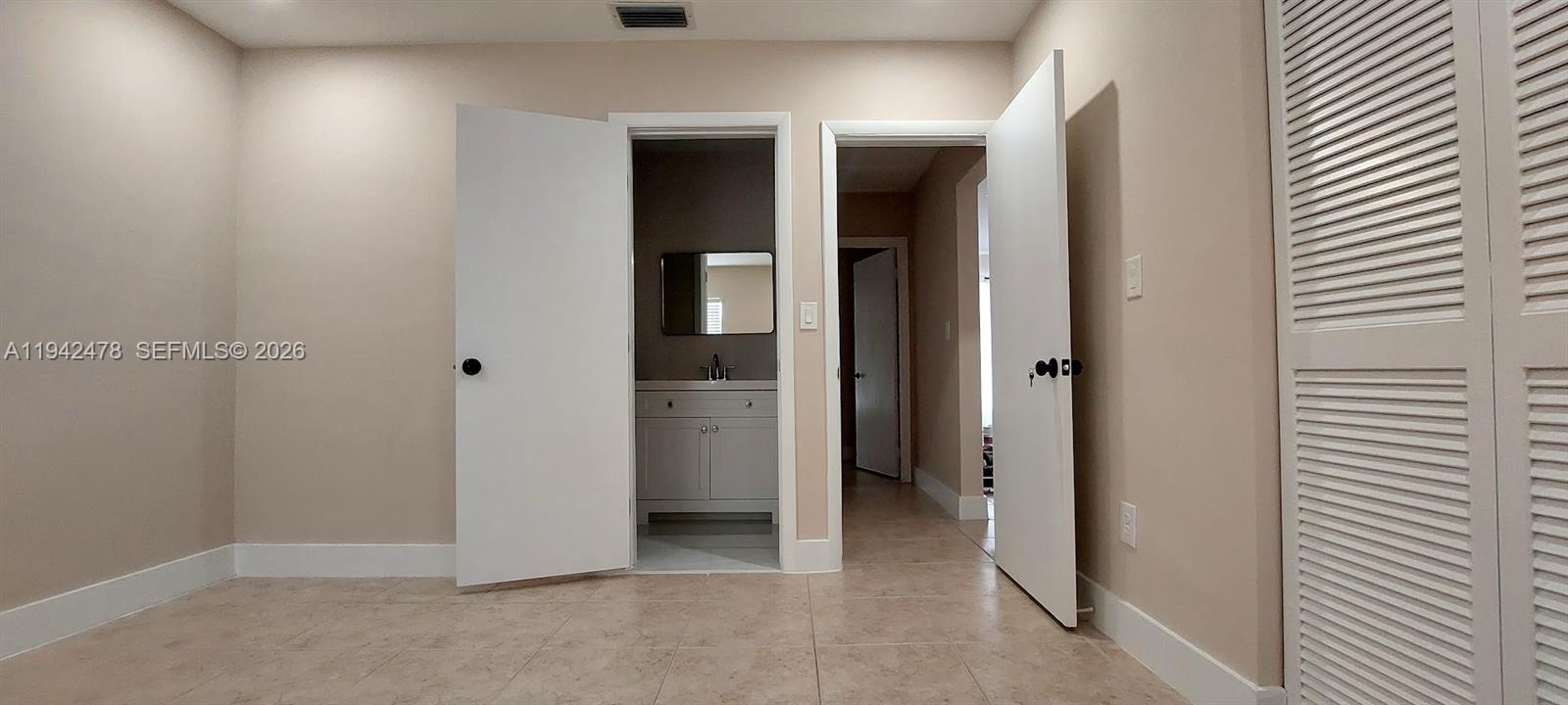 ROYALE GREEN TOWNHOUSE SE - Residential Lease