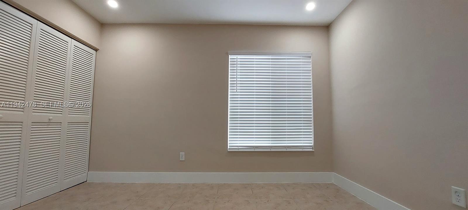 ROYALE GREEN TOWNHOUSE SE - Residential Lease