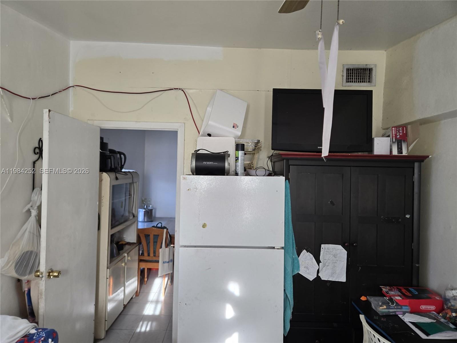 WESTWOOD LAKE - Residential