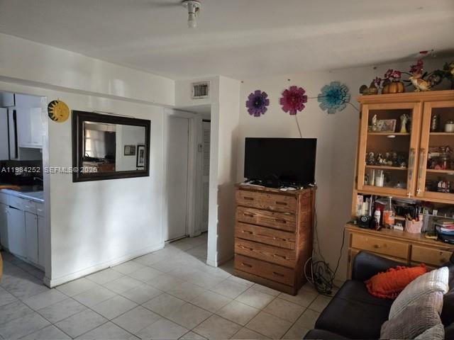 WESTWOOD LAKE - Residential