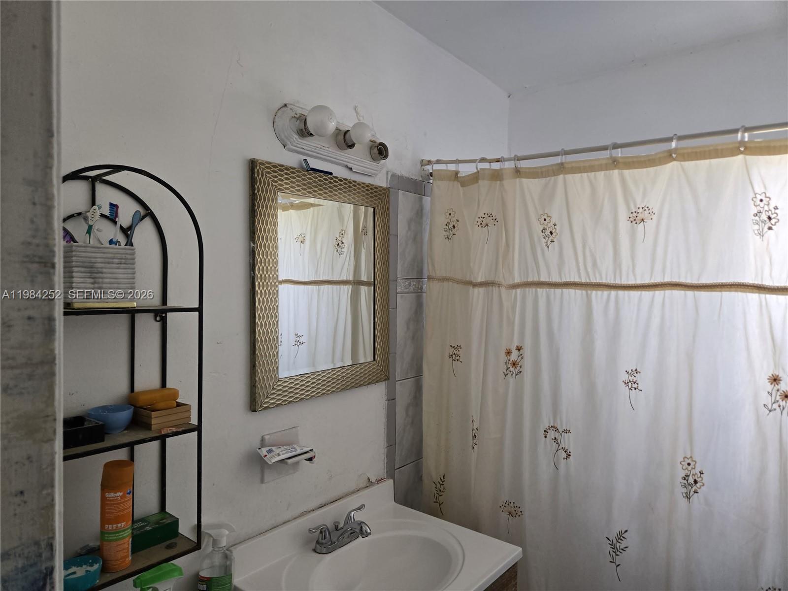 WESTWOOD LAKE - Residential