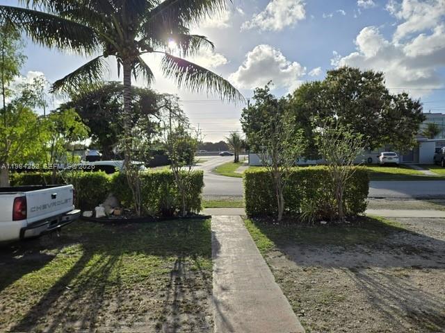 WESTWOOD LAKE - Residential