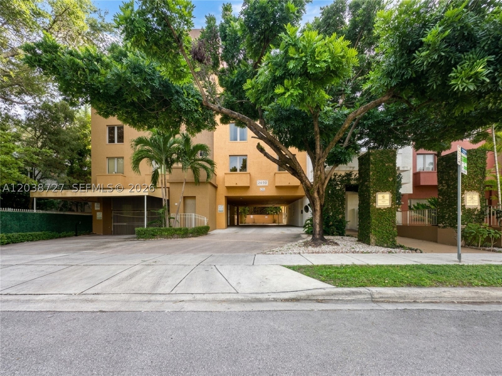2630 SW 28th St 44, Miami FL 33133