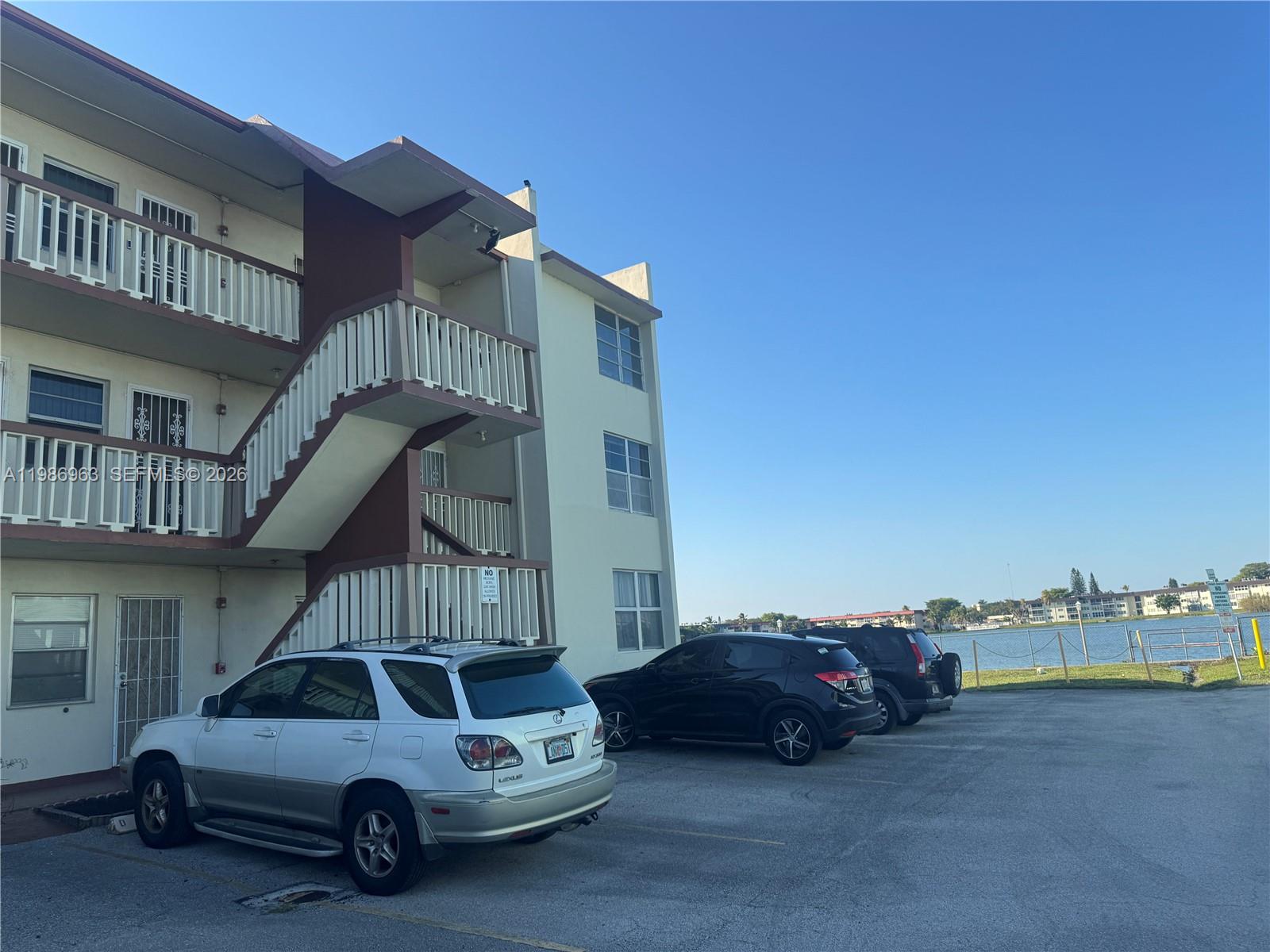 FOURTH MOORINGS CONDO - Residential